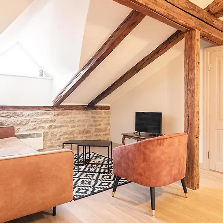 Old Town - Unique Tower Apartment