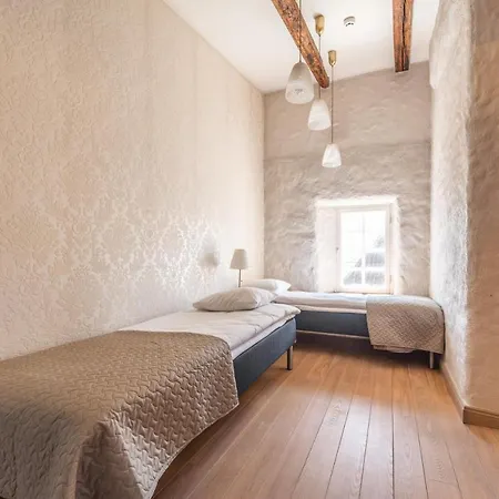 Old Town - Unique Tower Apartment *