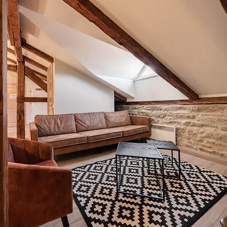 Old Town - Unique Tower Apartment *